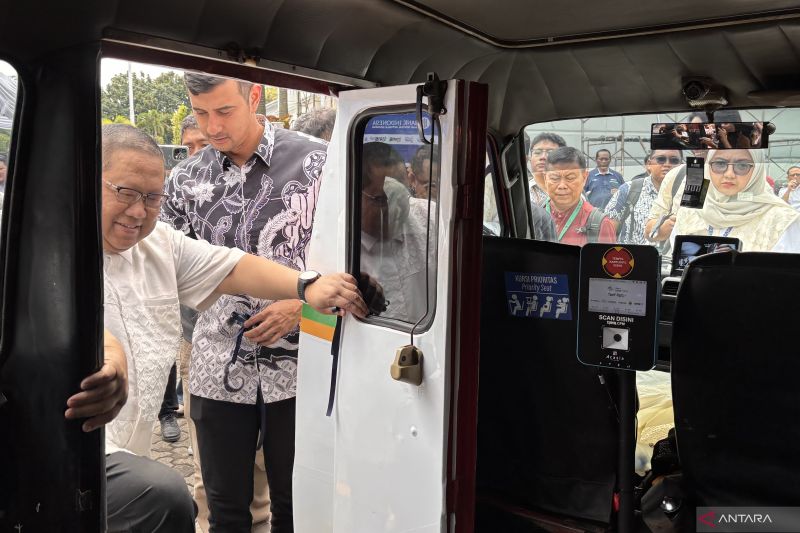 BI Jabar memperkenalkan QRIS Tap permudah transaksi digital masyarakat