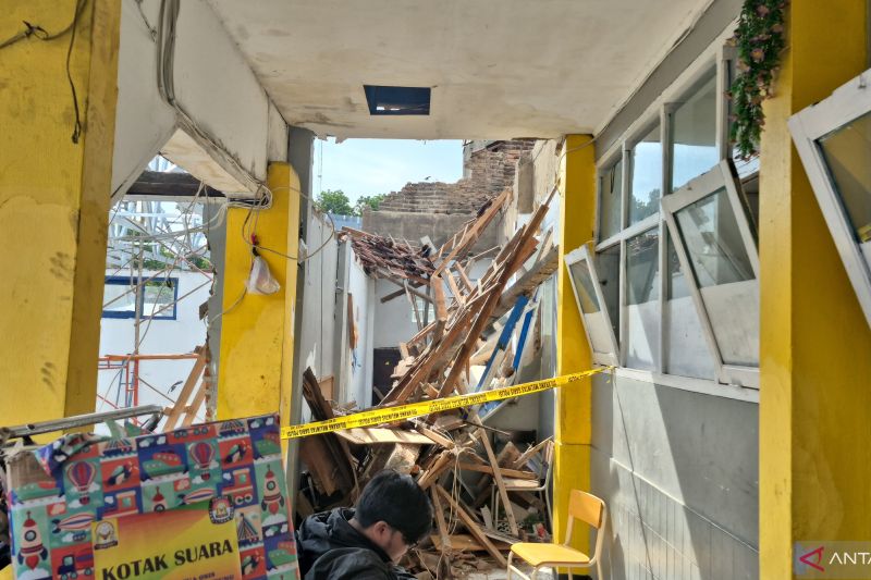 Kelas SMP Pasundan 1 Bandung ambruk, Disdik buka suara