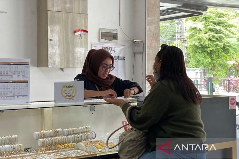 Hari Senin ini, harga emas UBS dan Galeri24 di Pegadaian kompak stabil