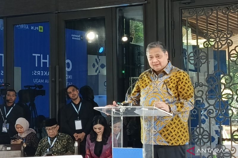 Menko Airlangga menyebut inflasi karena emas dampak positif bullion bank