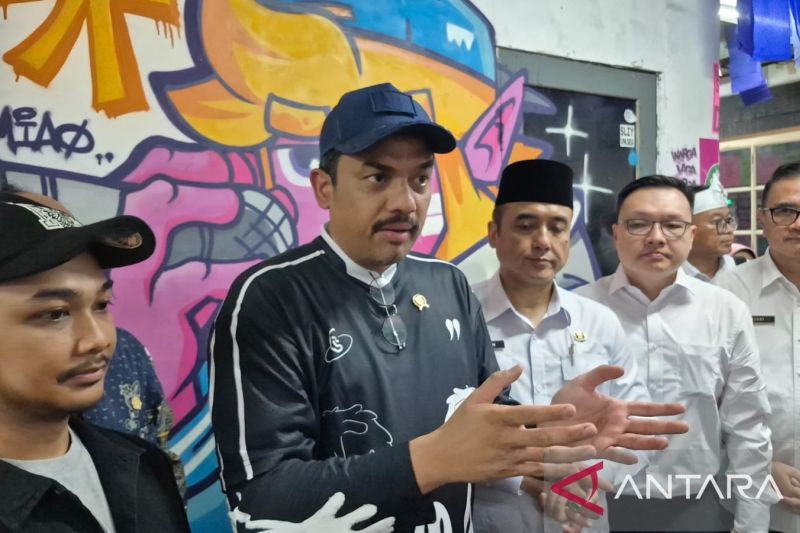 Menteri UMKM menyoroti impor pakaian bekas ilegal ancam industri lokal