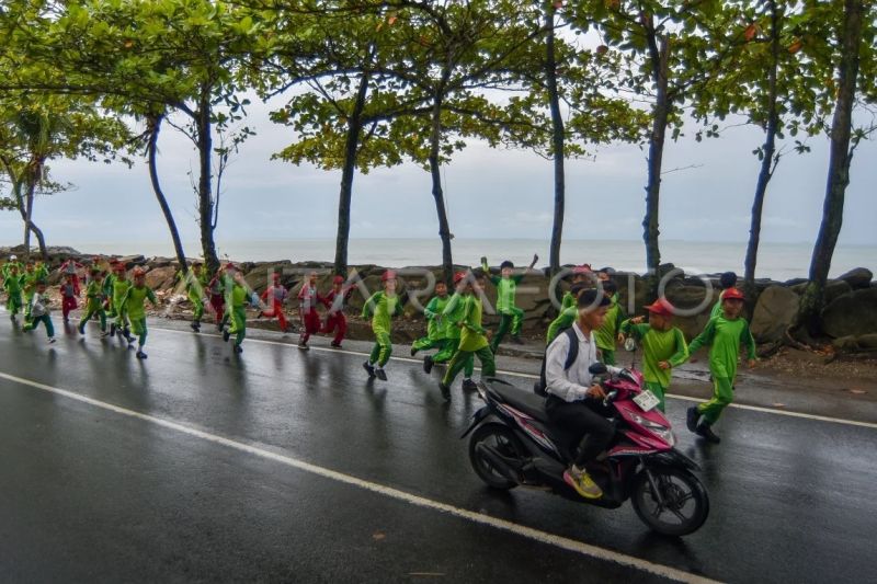 Tsunami drill di Padang