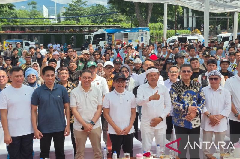 Pemprov Jabar menaikkan anggaran jalan menjadi Rp4 triliun
