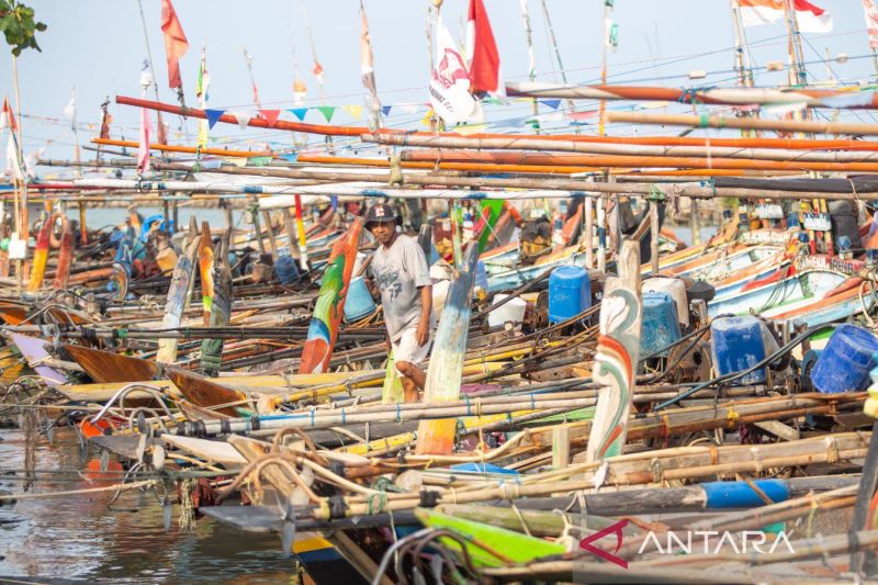 Pemkab Indramayu menanggung premi asuransi untuk 2.500 nelayan