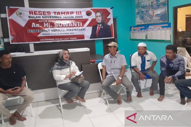 Kotabaru DPRD speaker conducts recess in Pulau Laut Timur