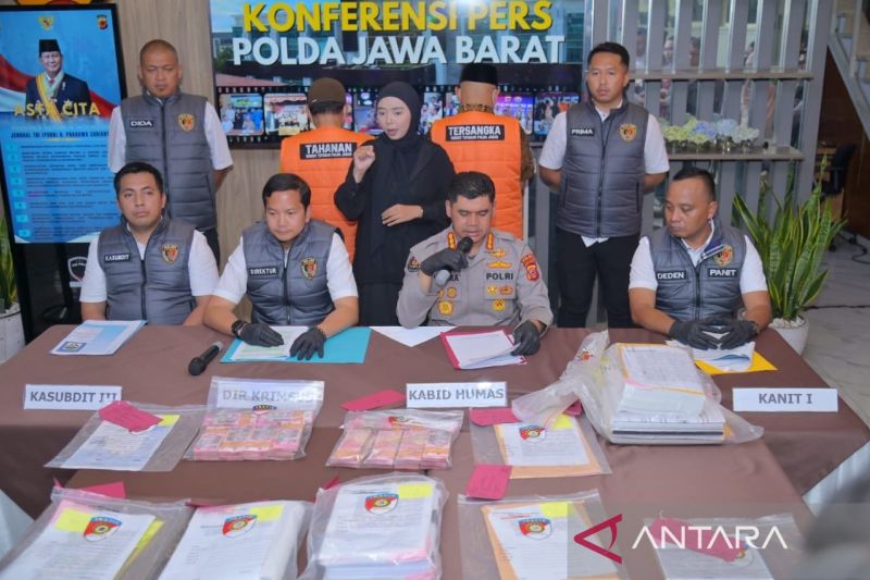 Polda Jabar bekuk dua tersangka korupsi proyek jalan di Kuningan