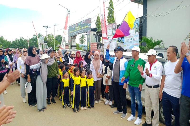 Hundreds of Mentewe residents invigorating Red and White Synergy Action