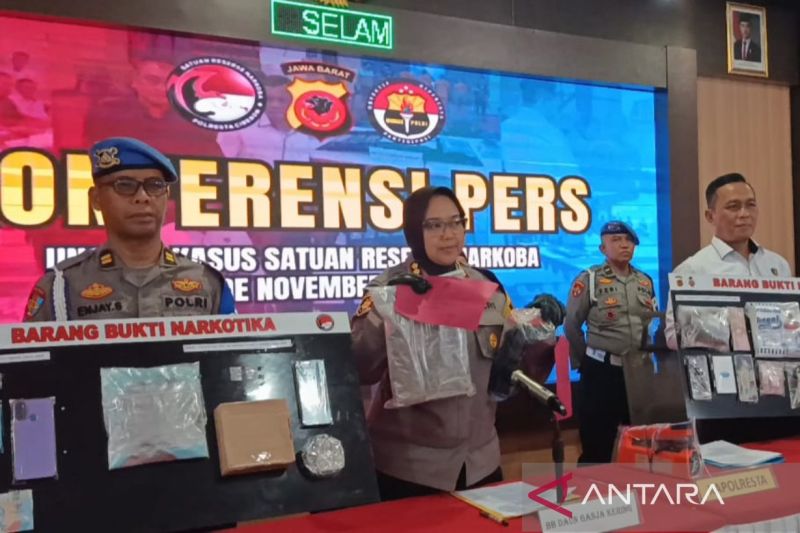 Polresta Cirebon bongkar kasus peredaran ganja kering via Instagram