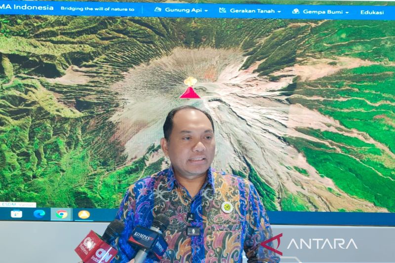 Badan Geologi mengerahkan tim drone dan ahli pantau Gunung Semeru