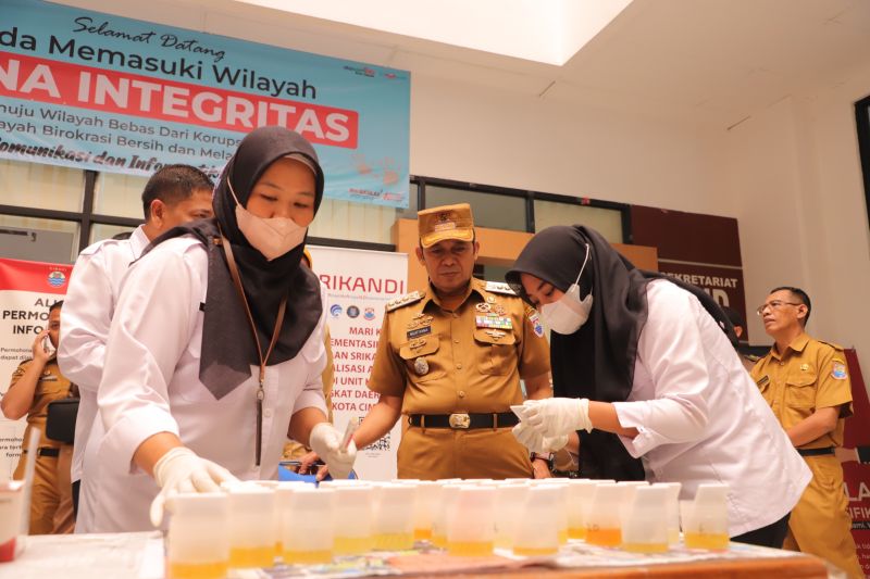 Pemkot Cimahi tes urine 400 ASN untuk memastikan integritas aparatur