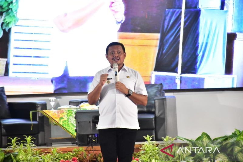 Bupati Sumedang mengingatkan aparatur untuk tegas menolak praktik korupsi