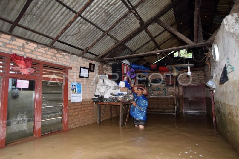 Banjir meluas di Padang Pariaman