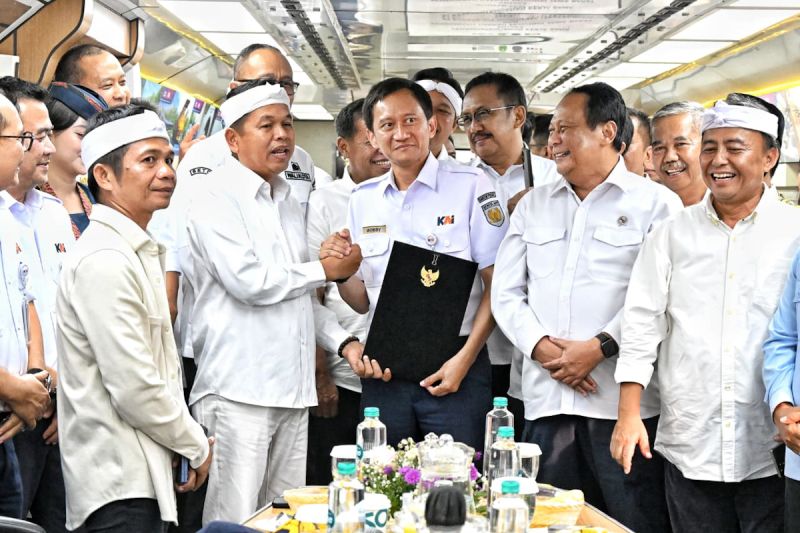 KAI dan Pemprov Jabar sinergi perkuat pengembangan perkeretaapian