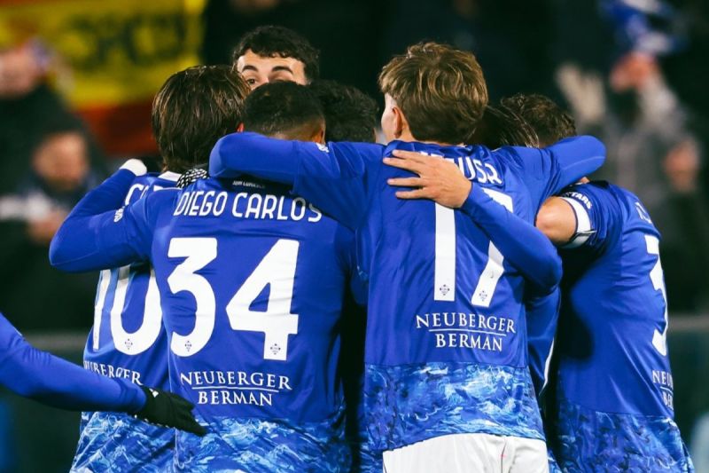 Jay Idzes bermain penuh, Sassuolo kalah 0-2 di markas Como