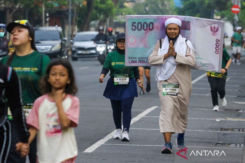 Nilai tukar rupiah melemah seiring periode 