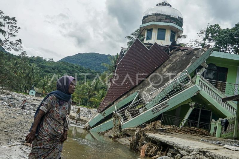Pascabanjir bandang di Solok