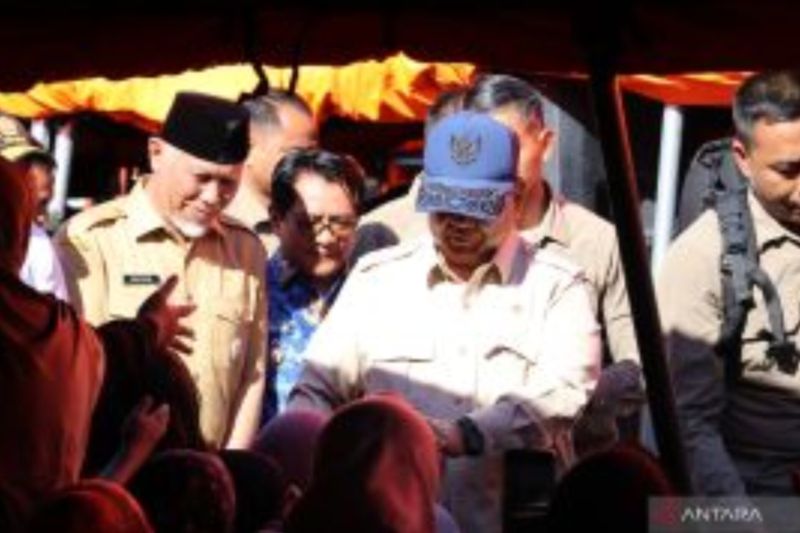 Presiden Temui Pengungsi Banjir Kabupaten Padang Pariaman