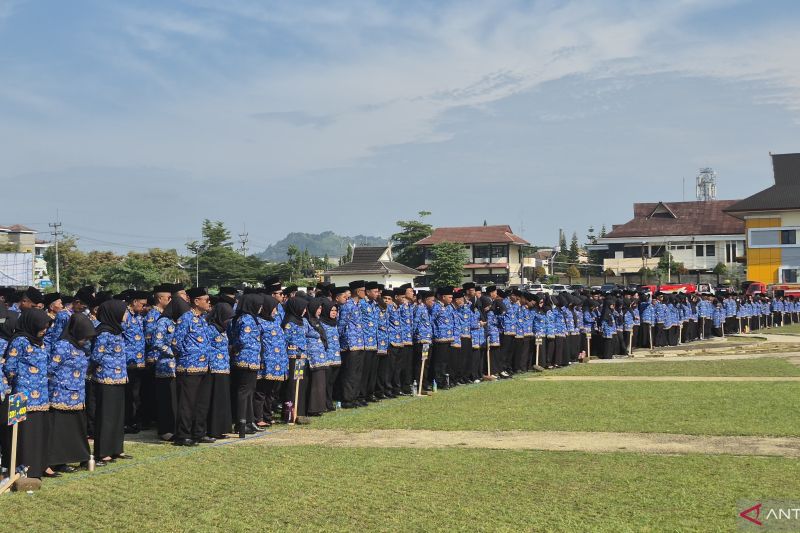 Pemkab Sumedang lantik 5.408 PPPK untuk tuntaskan status honorer