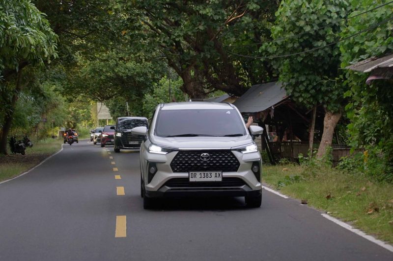 Sensasi mengendarai mobil ramah lingkungan Toyota di Pulau Lombok