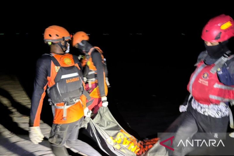 SAR Cianjur menemukan jasad remaja asal Bandung terseret gelombang