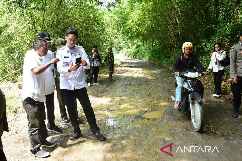 Pemkab Sumedang targetkan perbaikan Jalan Burujul Sanca rampung 2026