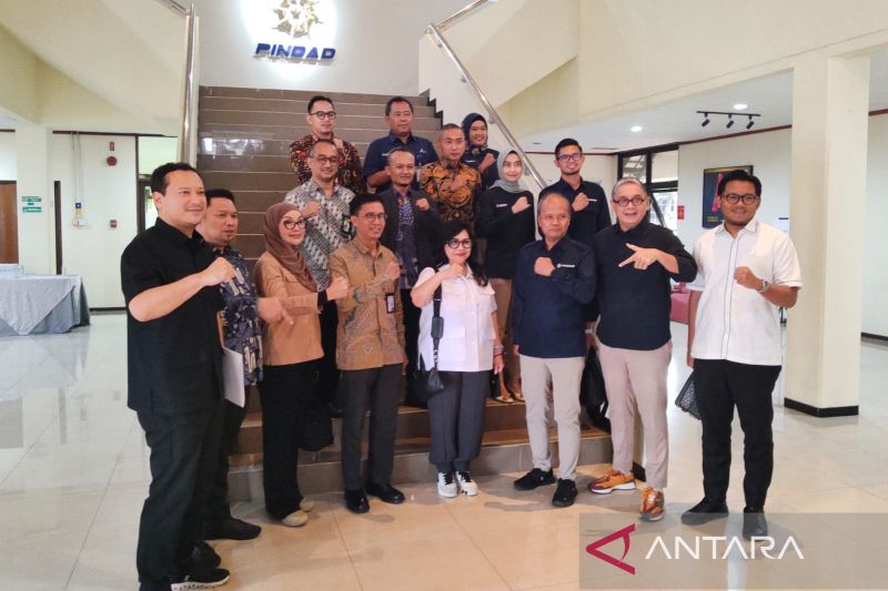 Komisi VII DPR RI mengunjungi PT Pindad