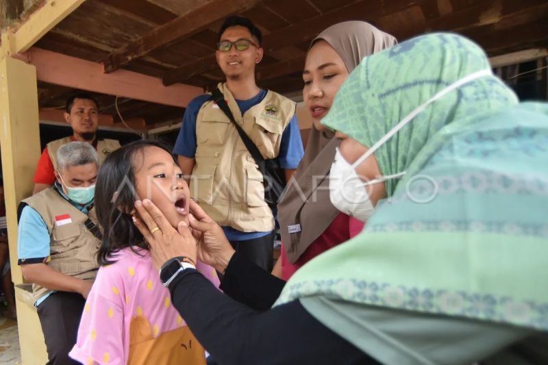 Pelayanan kesehatan bagi korban banjir di Padang