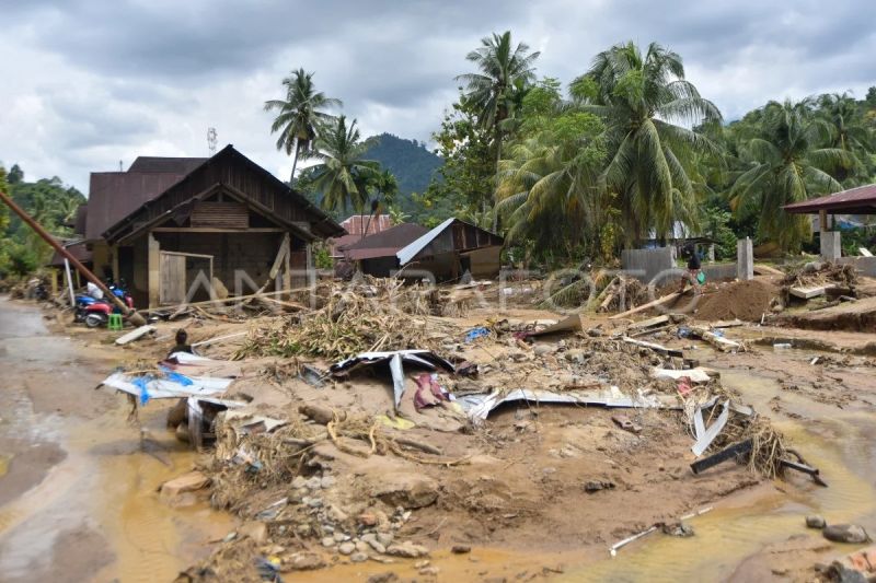 Data kerusakan rumah akibat banjir bandang di Padang