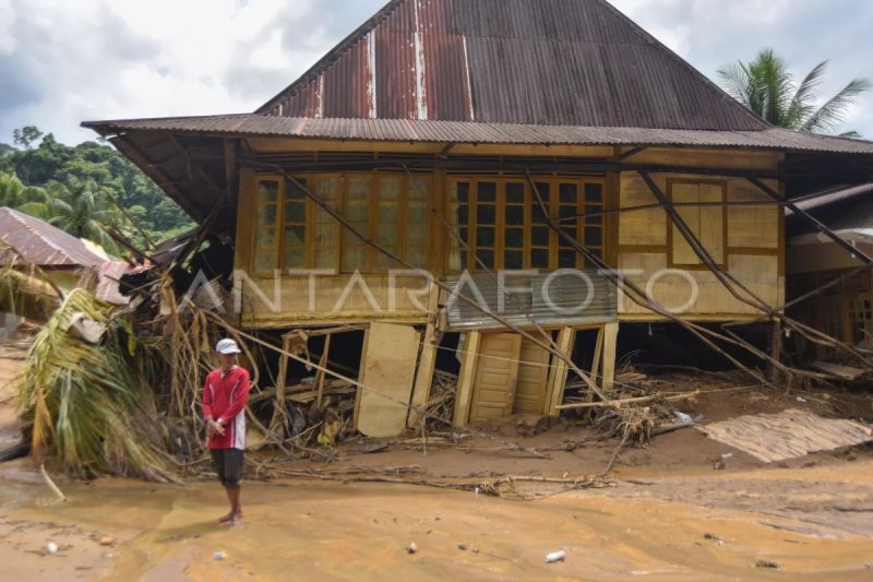 Data kerusakan rumah akibat banjir bandang di Padang