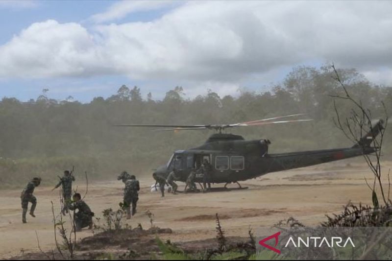 TNI kembali terjunkan bantuan ke desa terisolasi di Tapanuli Utara