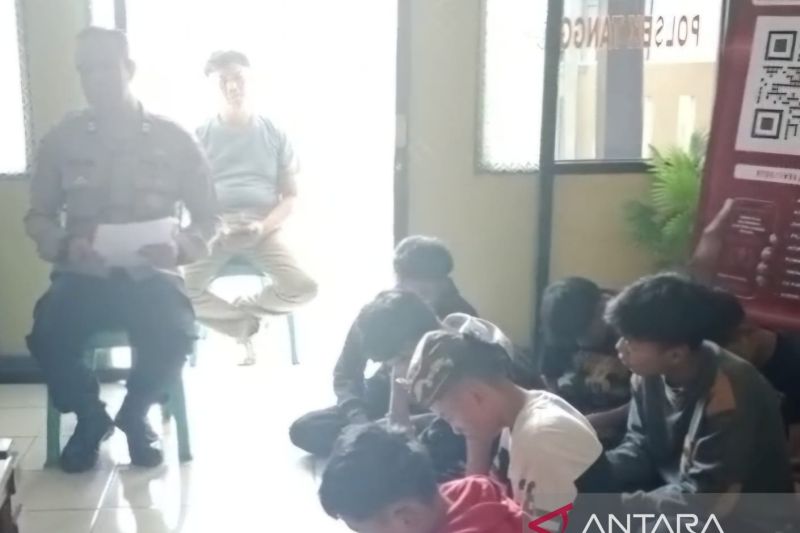 Polisi amankan dua siswa di Tanggeung-Cianjur diduga hendak tawuran