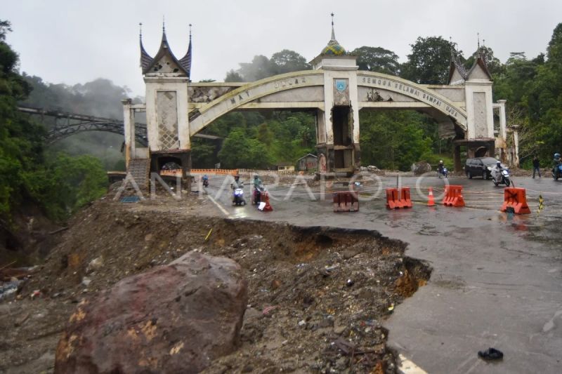 Kawasan jembatan kembar Padang Panjang pascabencana