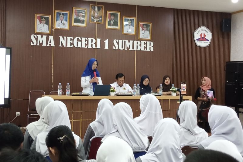 Legislator Jabar gencarkan pendidikan demokrasi masyarakat di Cirebon