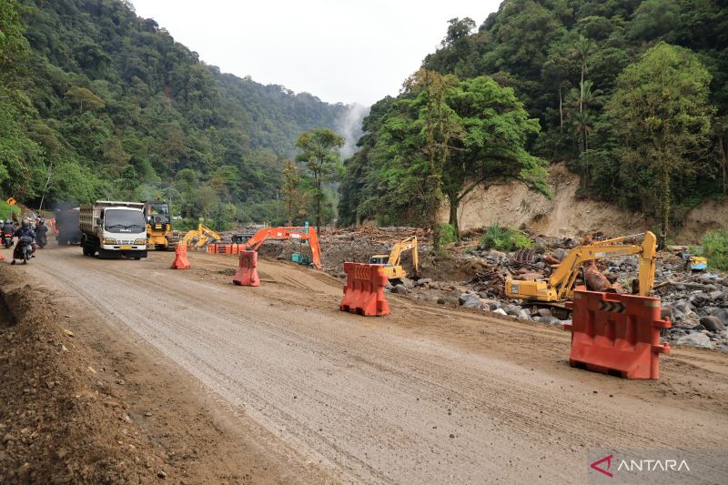 Jalur Lembah Anai dan Sitinjau Lauik di Sumbar paling trending di akhir 2025