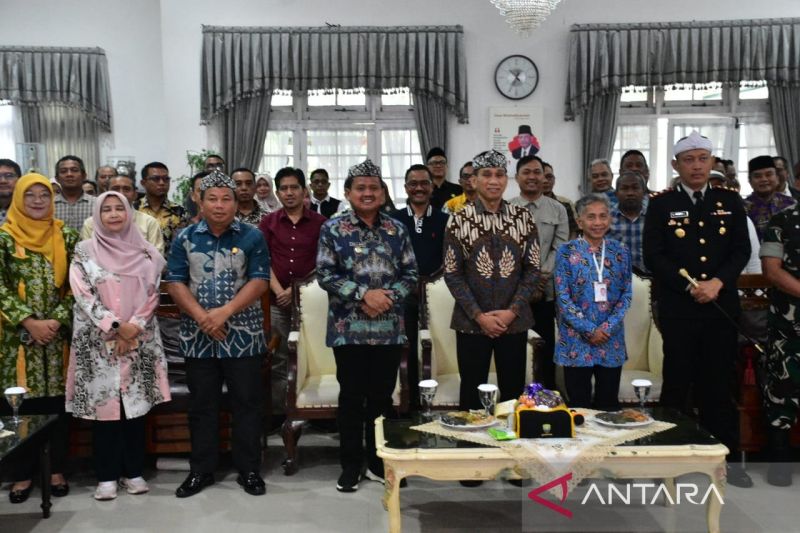 Wamendagri menegaskan reformasi birokrasi kunci layanan publik daerah