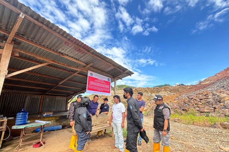 KLH segel 5 tambang di Sumbar, diduga faktor banjir DAS Batang Kuranji