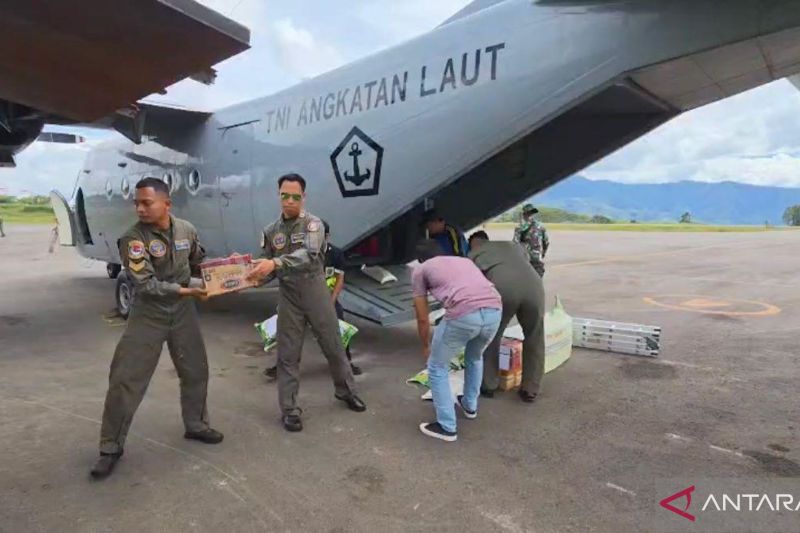 Pesawat angkut TNI AL bawa dua ton logistik ke Aceh Tengah