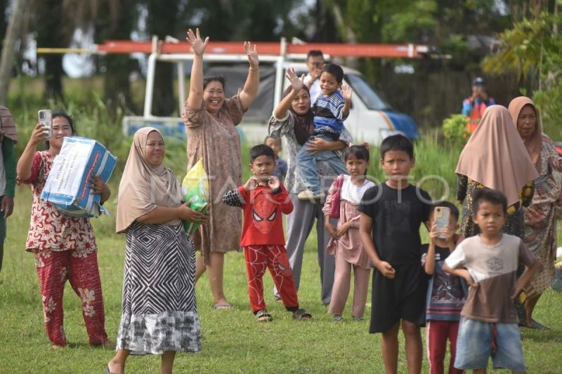 Distribusi bantuan lewat udara ke Pasaman Barat