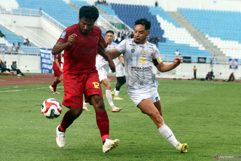 Super League  - Arema FC ditahan imbang Madura United 2-2