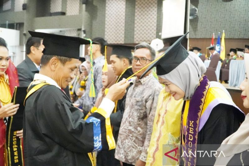 ULM kukuhkan 712 lulusan di penutup tahun 2025