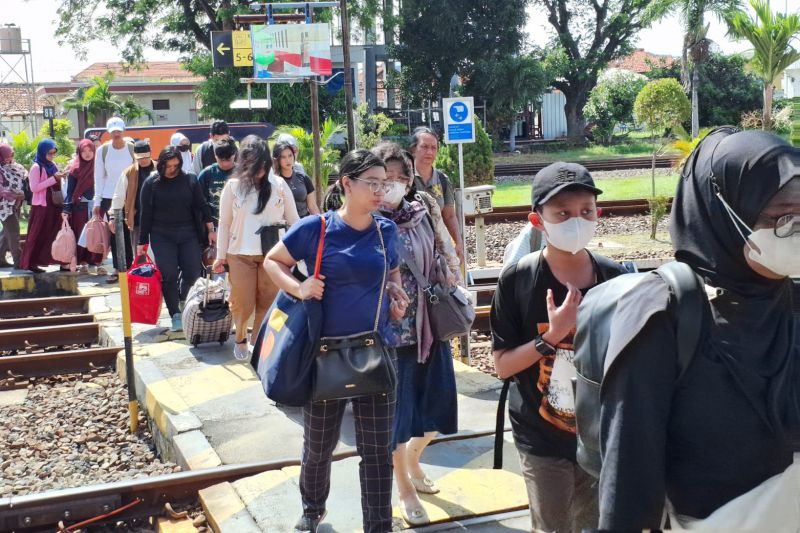 KAI Cirebon melayani 94.736 penumpang pada tujuh hari pertama periode Nataru