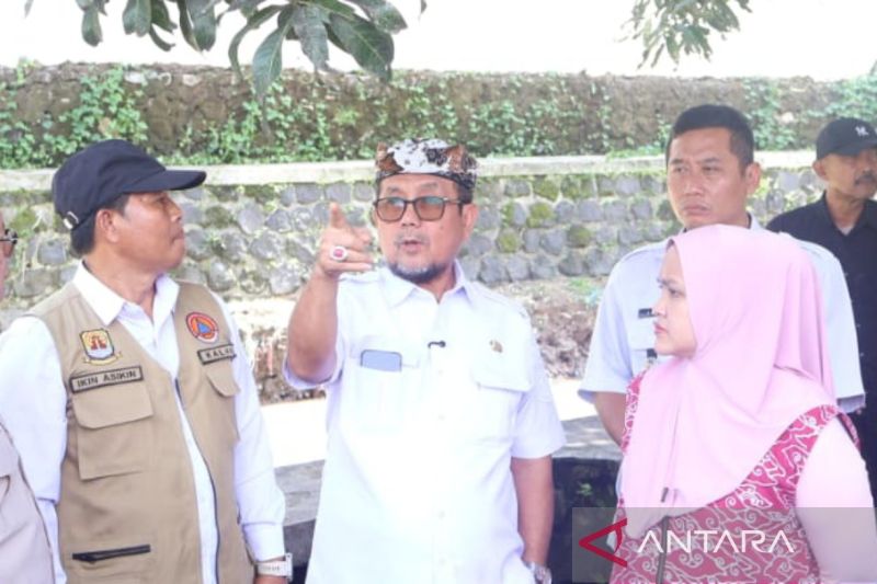 Pemkab Cirebon memastikan penanganan banjir berjalan optimal