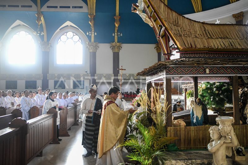 Misa Natal di Gereja Katedral Samarinda