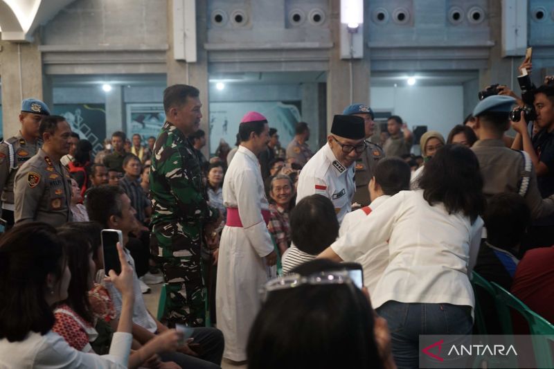 Misa malam Natal di Lampung