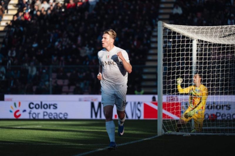 Napoli bobol gawang Emil Audero Cremonese dua kali