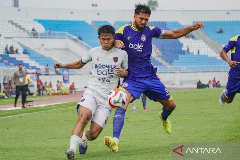 Super League  - Persita bungkam Arema FC 1-0 di Stadion Kanjuruhan