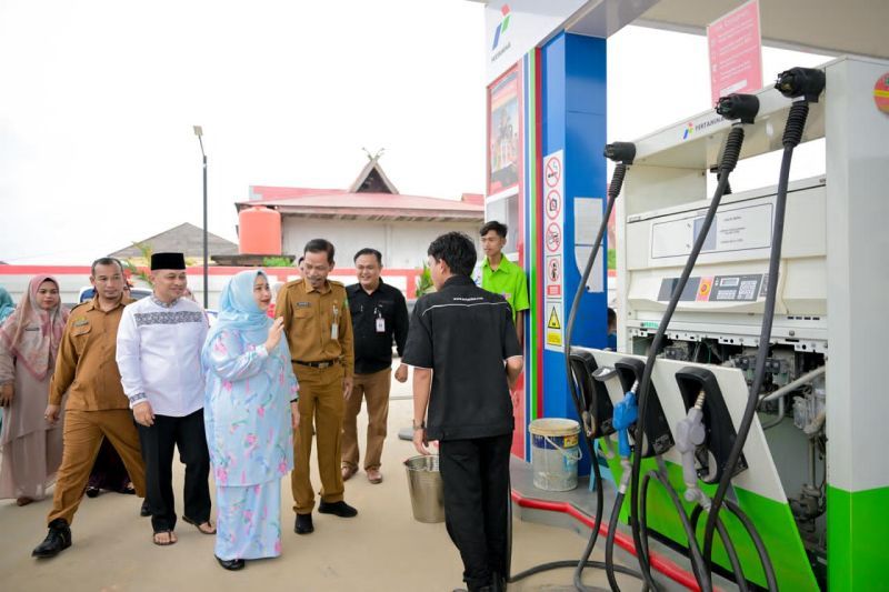 Atas instruksi Bupati Kasmarni : Disdagperin Bengkalis imbau SPBU prioritaskan BBM untuk masyarakat