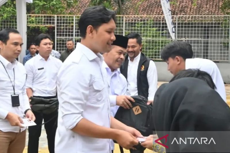 Pemkab Cianjur meluncurkan program beasiswa untuk 1.500 siswa