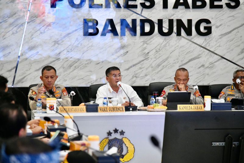 Pertandingan Persib vs Persija tanpa kehadiran suporter tamu