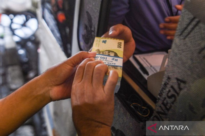 Rupiah bergerak menguat ke Rp16.955 per dolar AS